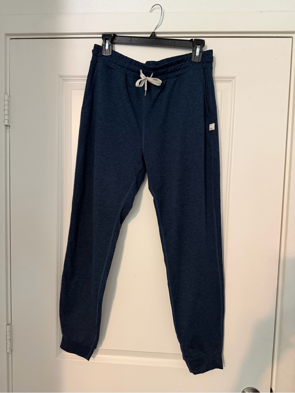 Vuori Women's Performance Jogger - M Long 28” - Midnight Heather Blue -Like New - Picture 3 of 5